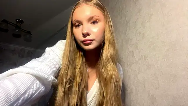 Snapshot of CarolineNine chatting on April 24, 2026, 3:36 pm CarolineNine online show from April 24, 2026, 3:36 pm