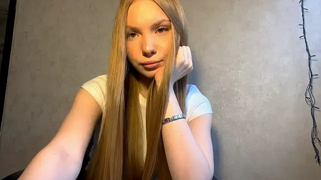 Snapshot of CarolineNine chatting on March 30, 2026, 2:18 pm CarolineNine online show from March 30, 2026, 2:18 pm