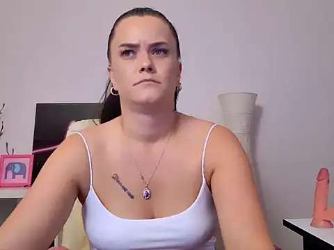 NicolSparkleX online show from May 6, 2026, 6:17 am