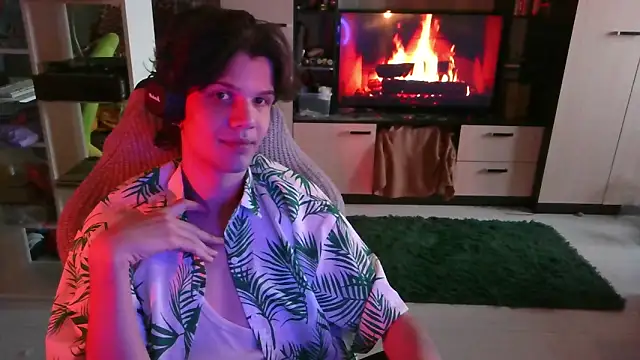 Snapshot of Lucius_Mo chatting on April 5, 2026, 2:57 pm Lucius Mo online show from April 5, 2026, 2:57 pm