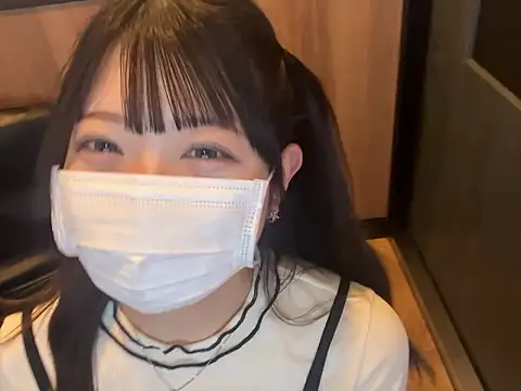 Snapshot of y-u-r-a-33 chatting on March 30, 2026, 8:05 am y-u-r-a-33 online show from March 30, 2026, 8:05 am