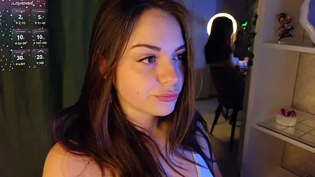 dark honey  online show from April 18, 2026, 3:14 pm