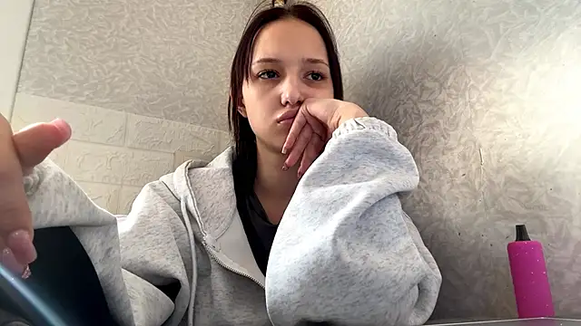 Naoomis online show from March 25, 2026, 8:14 am