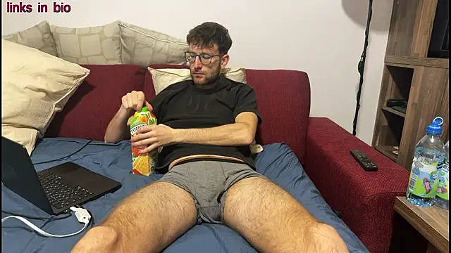 Snapshot of SoloUno0 chatting on March 28, 2026, 7:15 pm SoloUno0 online show from March 28, 2026, 7:15 pm