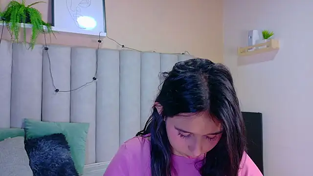 StarrMoon   online show from June 19, 2026, 2:50 am