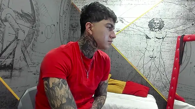 Snapshot of Gury_tattoo chatting on April 23, 2026, 5:36 pm Gury tattoo online show from April 23, 2026, 5:36 pm