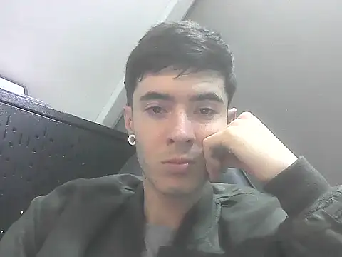 Snapshot of lio____ chatting on May 17, 2026, 5:18 am lio online show from May 17, 2026, 5:18 am