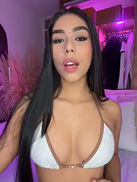 Snapshot of Rossie_Blooms chatting on April 20, 2026, 10:11 pm Rossie Blooms online show from April 20, 2026, 10:11 pm