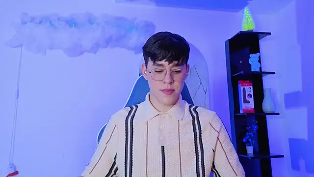 Tom Parker  online show from May 16, 2026, 10:20 pm