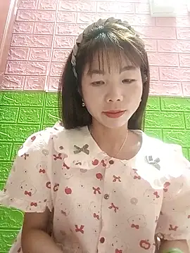 AmyLinee01 online show from June 12, 2026, 6:44 am