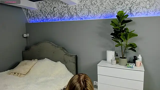 Snapshot of SayuriHime chatting on April 2, 2026, 1:29 pm SayuriHime online show from April 2, 2026, 1:29 pm