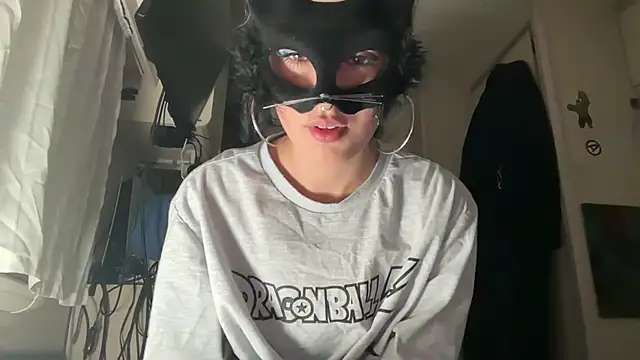 SilentScreamsVan- online show from April 11, 2026, 10:24 pm