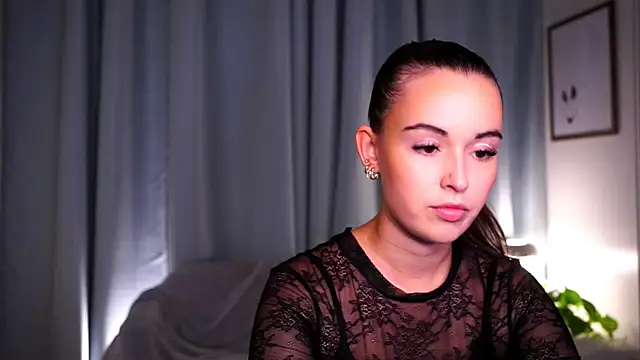 Snapshot of Fawnette chatting on May 26, 2026, 4:27 pm Fawnette online show from May 26, 2026, 4:27 pm