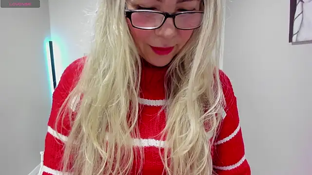 Snapshot of Perlaa-sweett chatting on July 1, 2026, 1:11 pm Perlaa-sweett online show from July 1, 2026, 1:11 pm