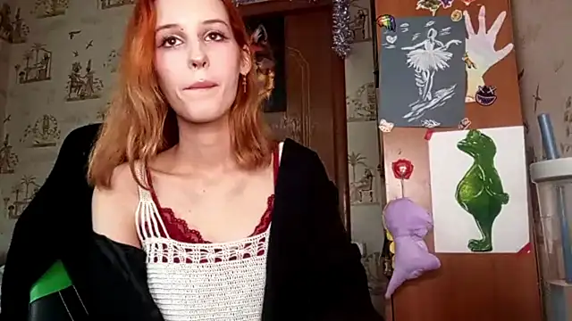 SirenFrost online show from April 30, 2026, 2:13 pm