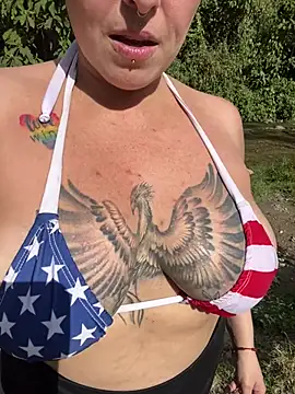 Snapshot of MiaHotboobs chatting on March 21, 2026, 8:35 pm MiaHotboobs online show from March 21, 2026, 8:35 pm