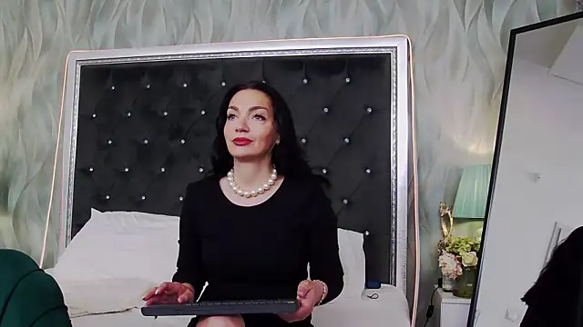 GraceMontclaire online show from May 22, 2026, 3:21 pm