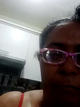 Snapshot of sexymomsn chatting on June 3, 2026, 12:11 am sexymomsn online show from June 3, 2026, 12:11 am