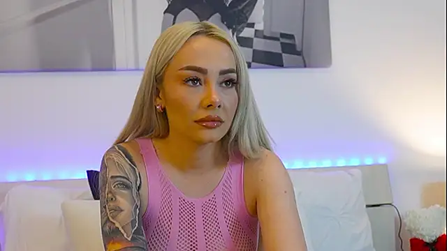 Snapshot of FrancescaGrayy chatting on May 4, 2026, 6:33 pm FrancescaGrayy online show from May 4, 2026, 6:33 pm