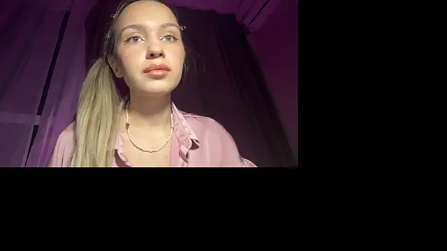 Candy Loveee online show from March 25, 2026, 10:41 pm