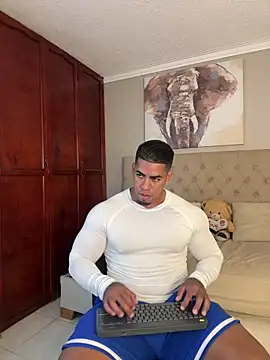 Snapshot of Trevor_vinc chatting on April 2, 2026, 1:07 pm Trevor vinc online show from April 2, 2026, 1:07 pm