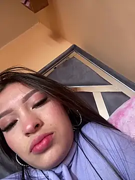 Snapshot of Itze_Mua chatting on May 13, 2026, 2:13 pm Itze Mua online show from May 13, 2026, 2:13 pm