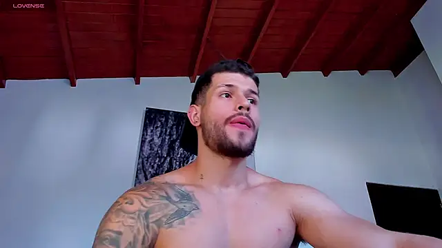 Snapshot of Santos_ramirez1 chatting on April 26, 2026, 2:47 pm Santos ramirez1 online show from April 26, 2026, 2:47 pm