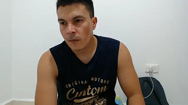 Snapshot of Galindo_33 chatting on March 22, 2026, 10:55 pm Galindo 33 online show from March 22, 2026, 10:55 pm