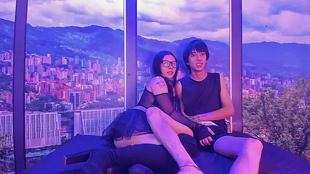 NickAndTylor online show from April 22, 2026, 1:40 pm