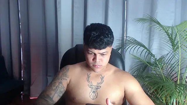 Snapshot of Pedro_x777 chatting on June 25, 2026, 4:01 pm Pedro x777 online show from June 25, 2026, 4:01 pm