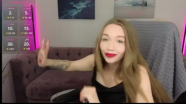 Snapshot of TonyRaymon chatting on April 17, 2026, 11:13 am TonyRaymon online show from April 17, 2026, 11:13 am