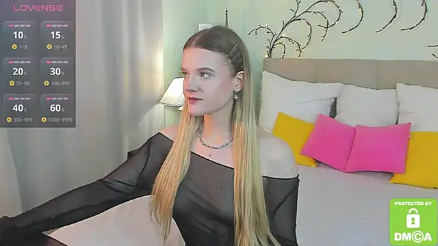 Snapshot of Emma_peach chatting on June 9, 2026, 7:42 am Emma peach online show from June 9, 2026, 7:42 am