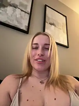 Snapshot of EloiseeUKK chatting on March 24, 2026, 7:30 am EloiseeUKK online show from March 24, 2026, 7:30 am