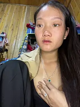 Snapshot of Jolinie chatting on April 19, 2026, 1:12 pm Jolinie online show from April 19, 2026, 1:12 pm