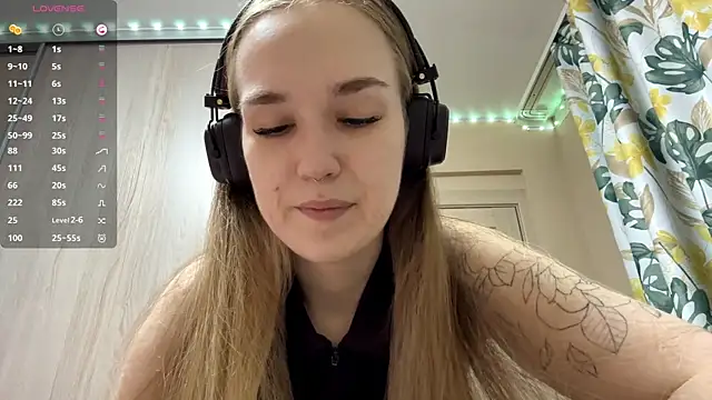 Snapshot of DenitaSpace chatting on April 23, 2026, 2:19 pm DenitaSpace online show from April 23, 2026, 2:19 pm