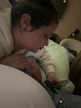 Snapshot of teealisa1 chatting on April 2, 2026, 1:29 pm teealisa1 online show from April 2, 2026, 1:29 pm