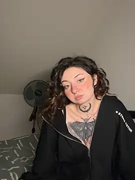 milou xtx online show from March 24, 2026, 7:58 pm