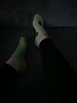 Snapshot of LilouPieds chatting on June 16, 2026, 8:09 pm LilouPieds online show from June 16, 2026, 8:09 pm