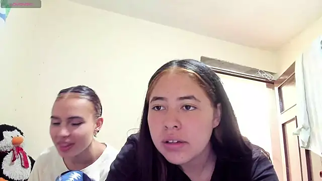 Snapshot of Lauxury_H chatting on May 21, 2026, 7:22 pm Lauxury H online show from May 21, 2026, 7:22 pm