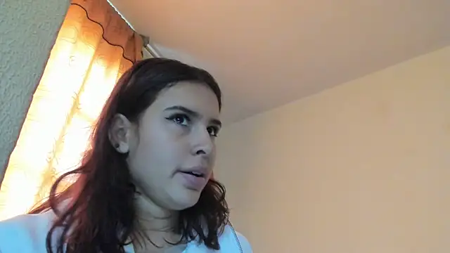 Snapshot of Lauxury_H chatting on May 7, 2026, 2:31 pm Lauxury H online show from May 7, 2026, 2:31 pm