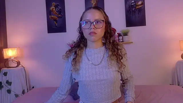 Snapshot of lia_valmont_01 chatting on June 18, 2026, 7:08 pm lia valmont 01 online show from June 18, 2026, 7:08 pm