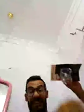 Snapshot of Alimohamed08 chatting on July 14, 2026, 8:59 pm Alimohamed08 online show from July 14, 2026, 8:59 pm