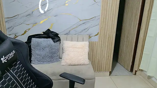 Samantha roxe online show from March 23, 2026, 3:39 am