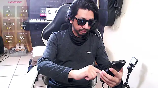 Snapshot of IASuarezV chatting on July 24, 2026, 6:26 pm IASuarezV online show from July 24, 2026, 6:26 pm