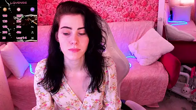 CurleyBlueEyes online show from March 25, 2026, 1:54 pm