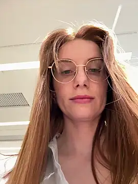 FReyja 44 online show from May 19, 2026, 8:10 am