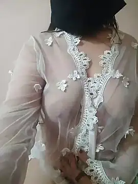 Snapshot of Yasmin_Oh chatting on May 1, 2026, 6:57 pm Yasmin Oh online show from May 1, 2026, 6:57 pm