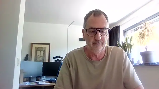 Snapshot of HotLucas66 chatting on June 18, 2026, 10:31 am HotLucas66 online show from June 18, 2026, 10:31 am