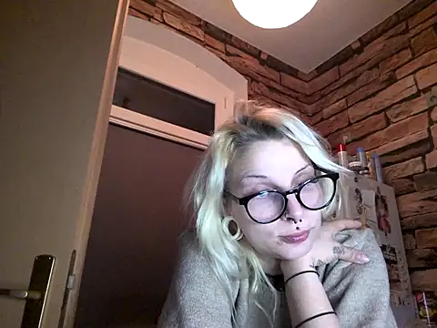 TattooBunny18 online show from March 27, 2026, 10:33 pm