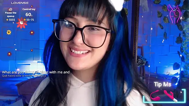 Snapshot of eyes_moonn chatting on April 22, 2026, 3:35 am eyes moonn online show from April 22, 2026, 3:35 am